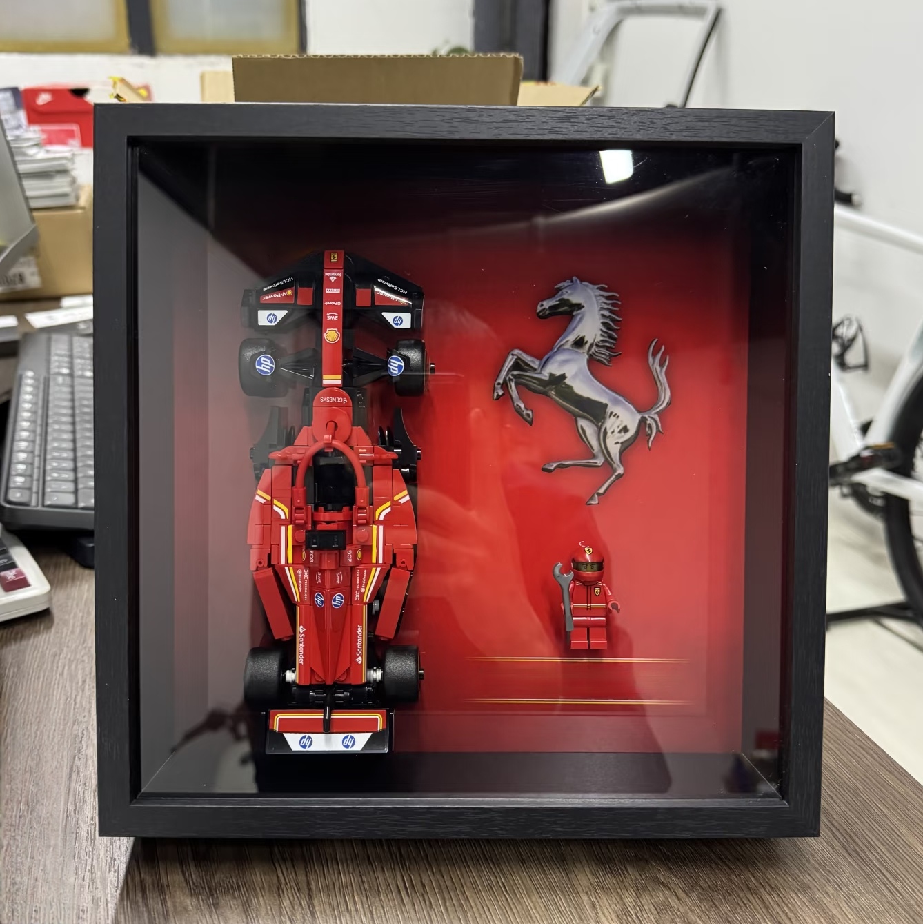 Model Kit F1 - لوحة عرض جدارية مناسبة لمجموعة بناء