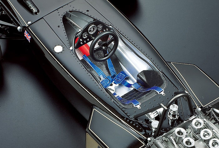 تاميا 12046 نموذج مجمع ثابت 1/ - مراجعة Model Kit F1 وسعره